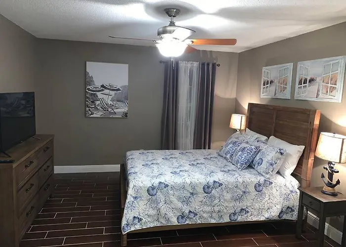 Villa D's Florida-alabama Vacation Sleeps 14 Guests Pensacola