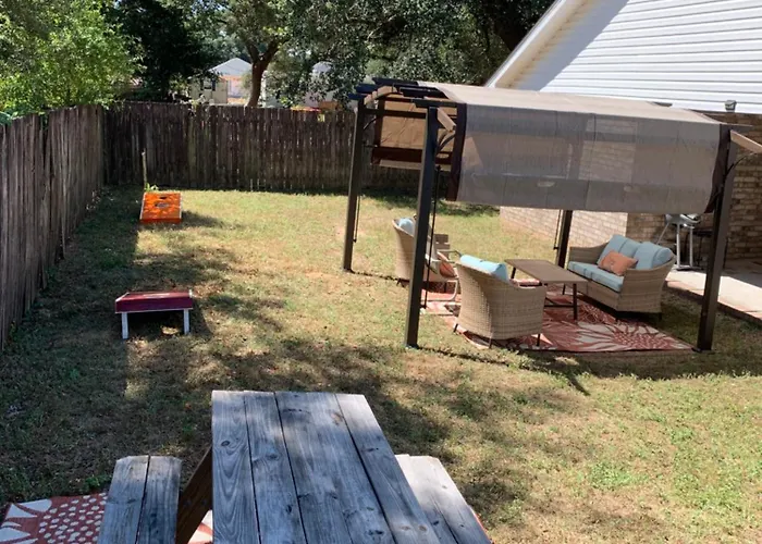 D's Florida-alabama Vacation Sleeps 14 Guests