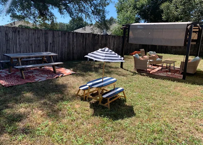D's Florida-alabama Vacation Sleeps 14 Guests