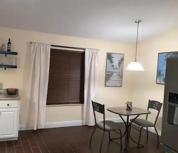Villa D's Florida-alabama Vacation Sleeps 14 Guests Pensacola
